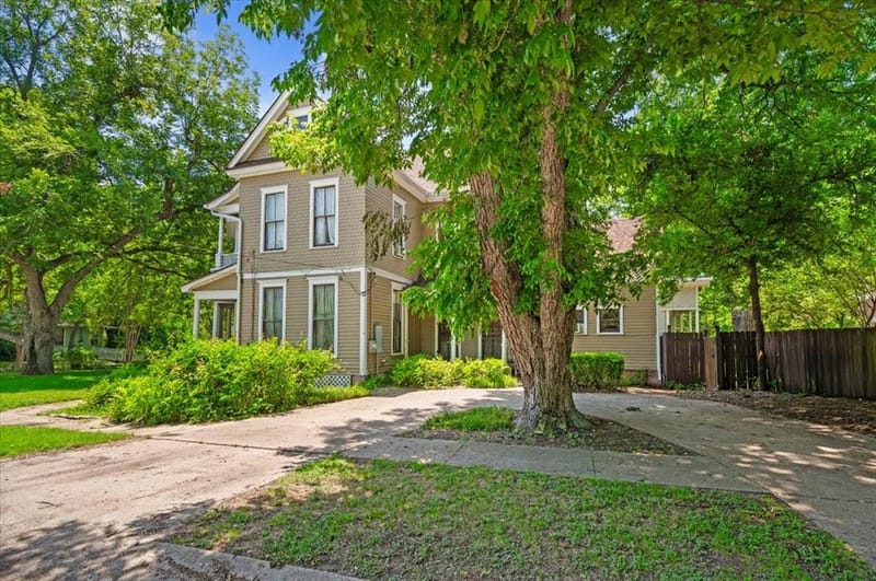 200 S Hawkins Street, Waxahachie TX 75165 - Photo 4
