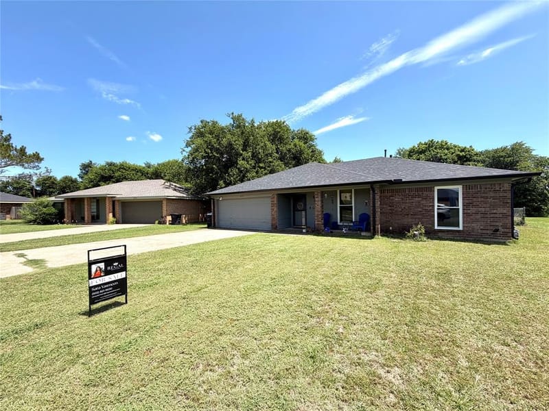 1225 Sandstone Drive, Cleburne TX 76033 - Photo 3