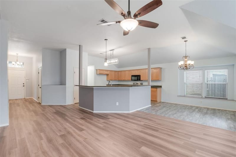112 Bridlewood Street, Azle TX 76020 - Photo 7