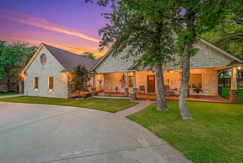 1085 Walking Horse Drive, Stephenville TX 76401