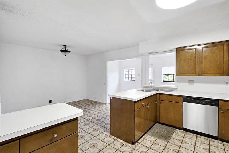 11926 Leisure Drive, Dallas TX 75243 - Photo 7