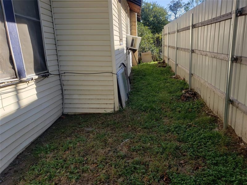 1475 E Morphy Street, Fort Worth TX 76104 - Photo 6