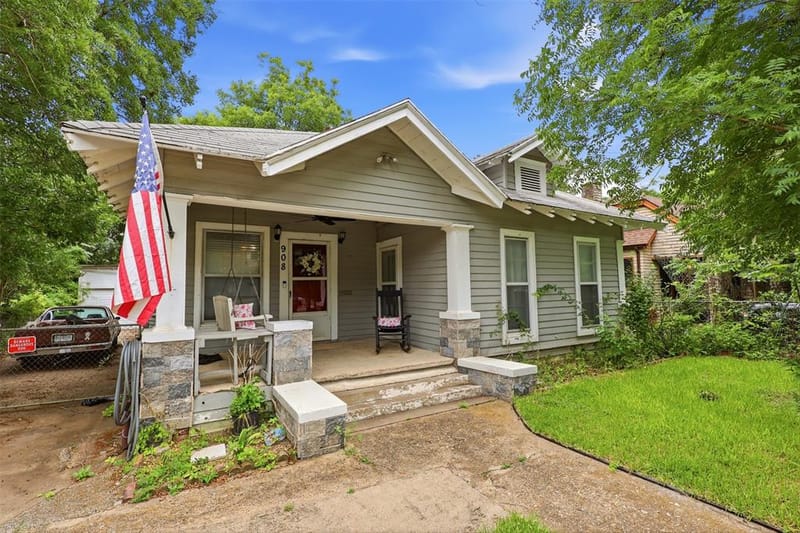 908 N Winnetka Avenue, Dallas TX 75208 - Photo 2
