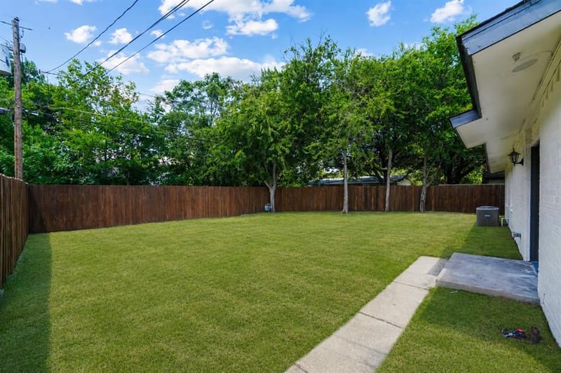 8616 Flicker Lane, Dallas TX 75238 - Photo 20