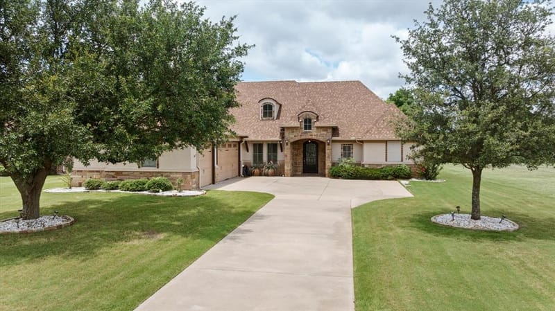 1011 Sunset Bay Court, Granbury TX 76048 - Photo 36