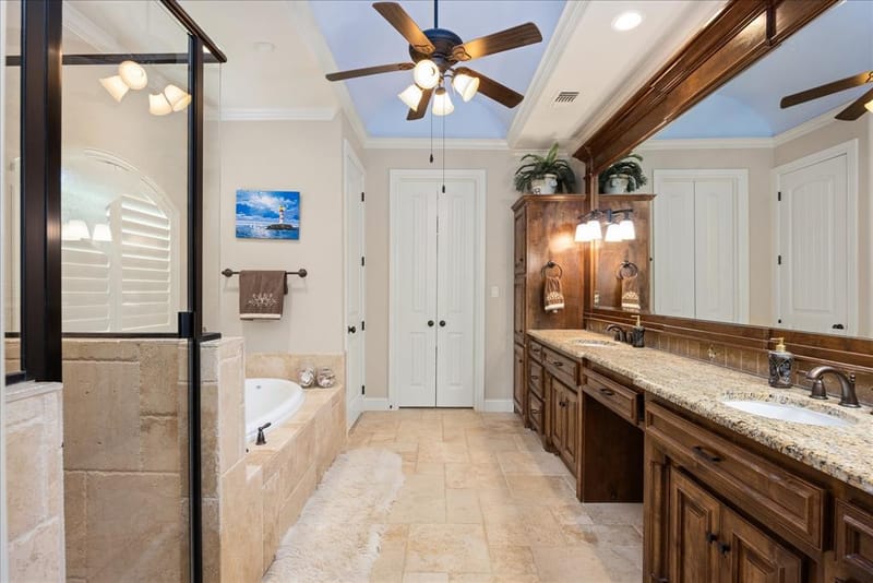 1011 Sunset Bay Court, Granbury TX 76048 - Photo 18