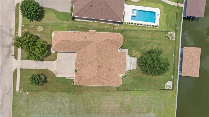 1011 Sunset Bay Court, Granbury TX 76048 - Photo 31