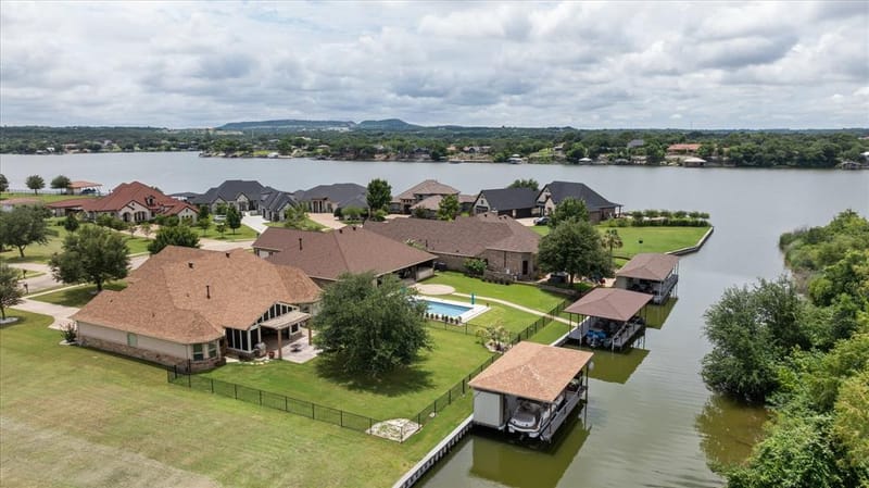 1011 Sunset Bay Court, Granbury TX 76048 - Photo 29
