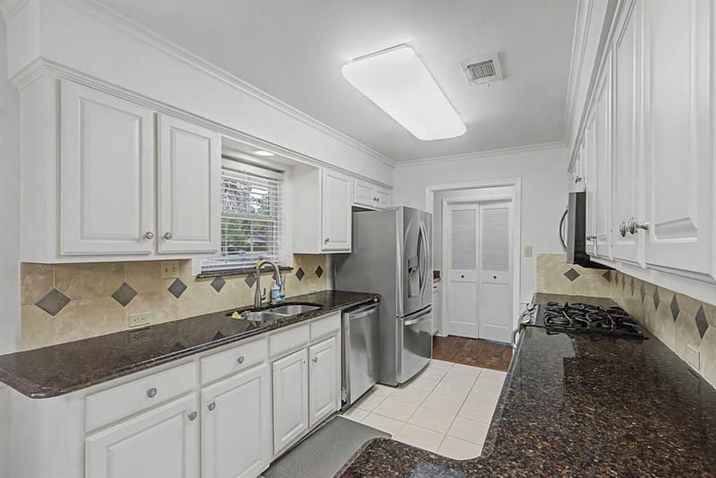 2110 Juanita Drive, Arlington TX 76013 - Photo 16
