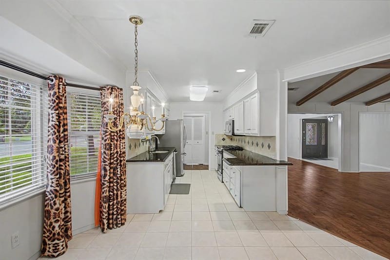 2110 Juanita Drive, Arlington TX 76013 - Photo 14