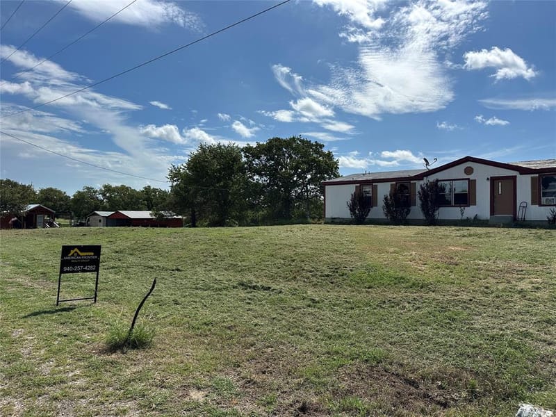 570 Big Salty Lane, Springtown TX 76082 - Photo 13