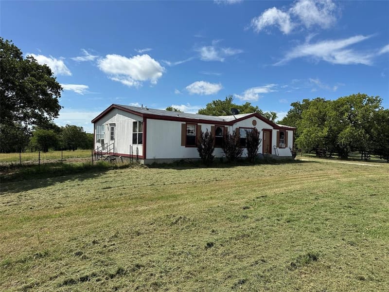 570 Big Salty Lane, Springtown TX 76082 - Photo 14