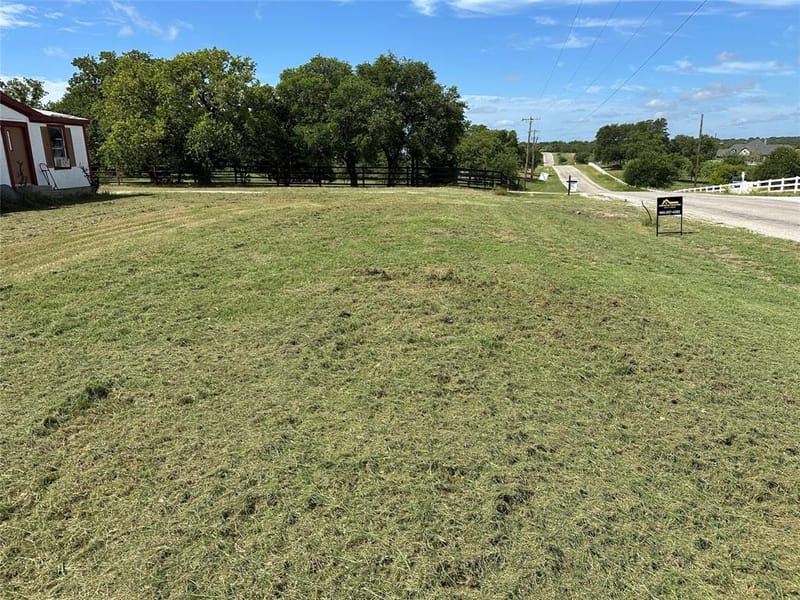 570 Big Salty Lane, Springtown TX 76082 - Photo 18