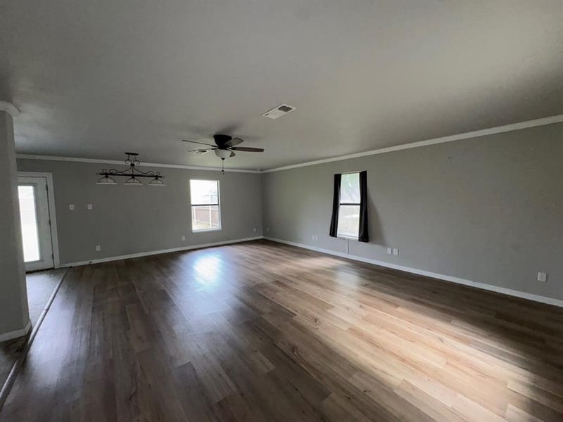 513 S Carter Street, Whitewright TX 75491 - Photo 3