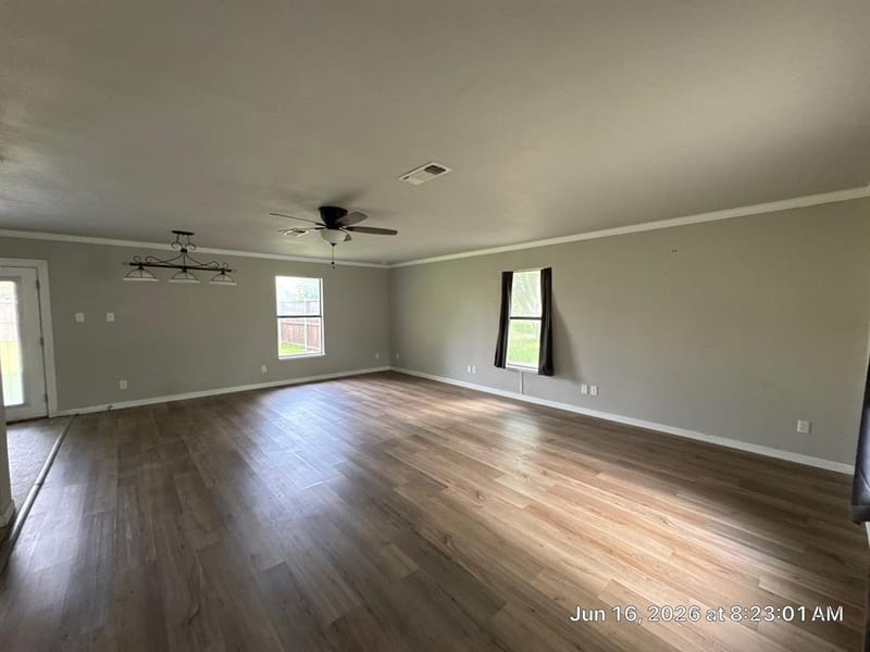 513 S Carter Street, Whitewright TX 75491 - Photo 4