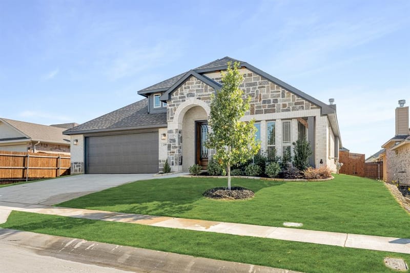 210 Comanche Trail, Alvarado TX 76009 - Photo 3