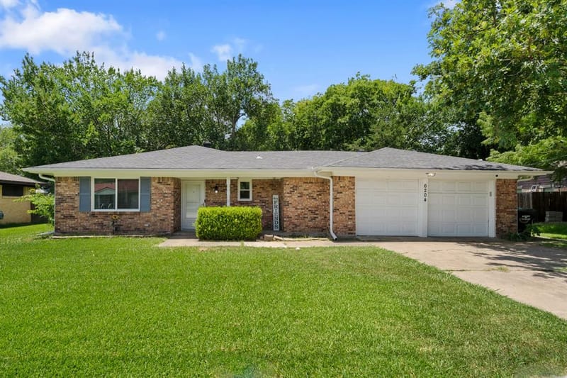 6204 Sayle Street, Greenville TX 75402 - Photo 2