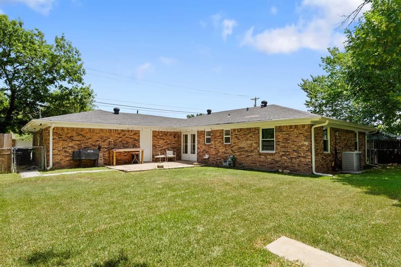 6204 Sayle Street, Greenville TX 75402 - Photo 35