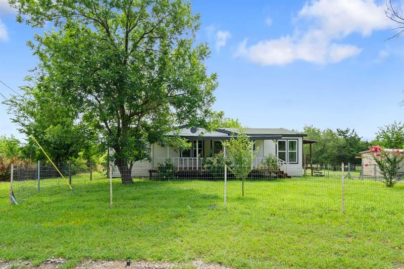 1006 S Telegraph Circle, Quinlan TX 75474 - Photo 2