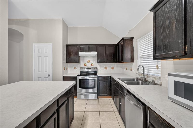 419 Red Sage Lane, Duncanville TX 75137 - Photo 3