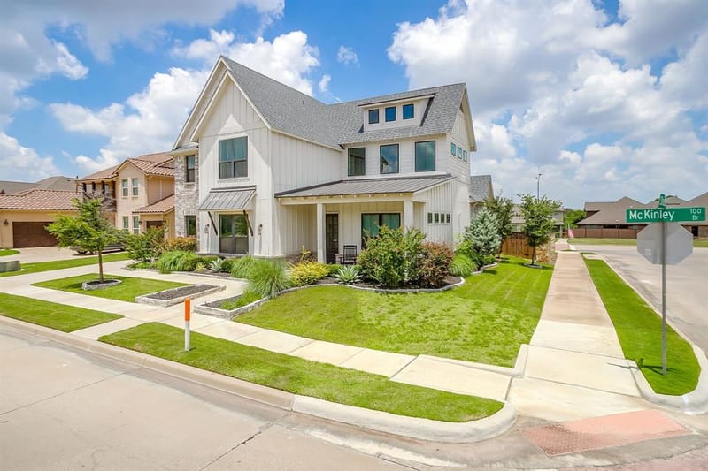 140 Mckinley Drive, Burleson TX 76028 - Photo 2