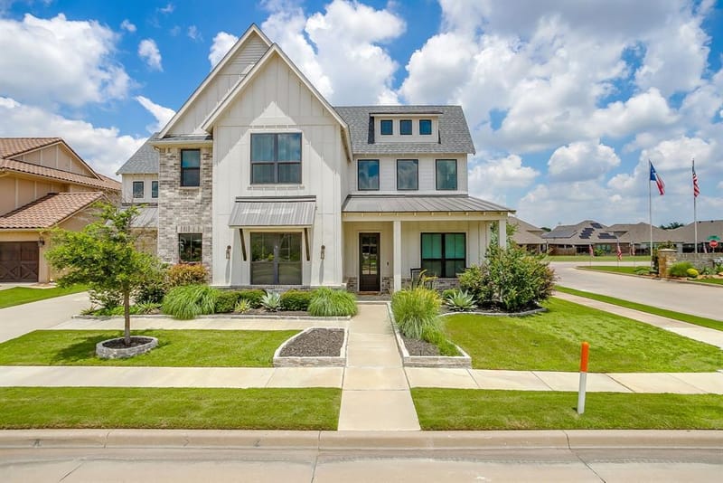 140 Mckinley Drive, Burleson TX 76028