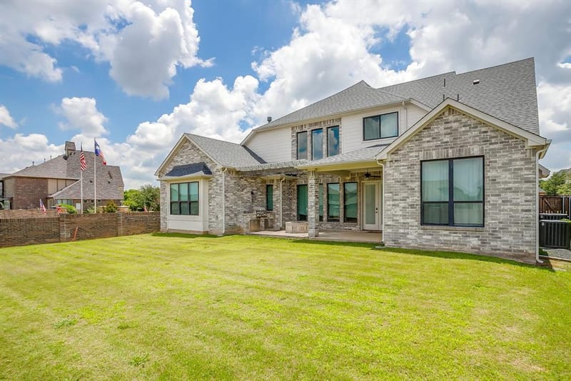 140 Mckinley Drive, Burleson TX 76028 - Photo 4