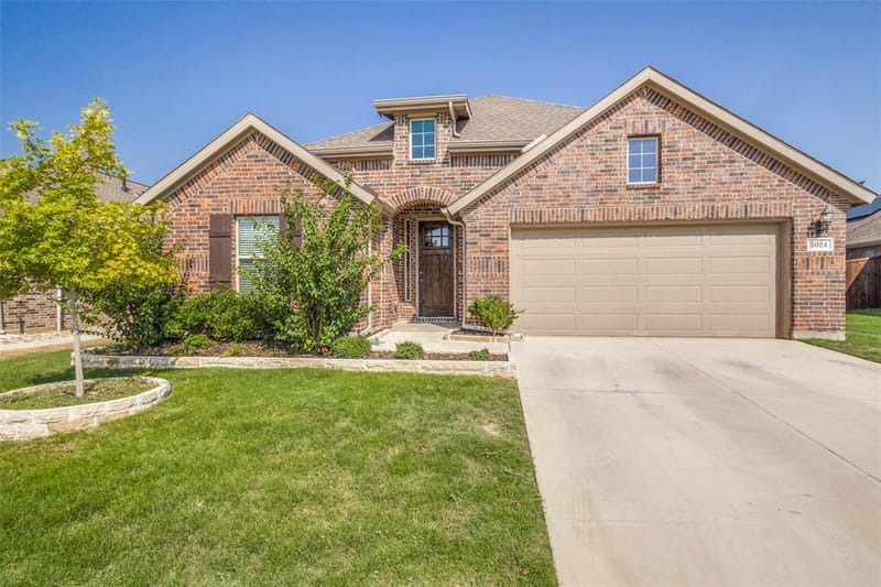 1024 Embers Lane, Denton TX 76201 - Photo 2