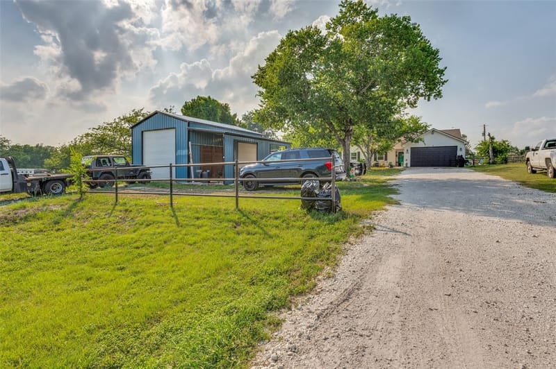 1052 Meandering Way, China Spring TX 76633 - Photo 3