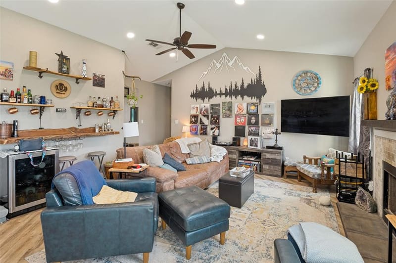 1052 Meandering Way, China Spring TX 76633 - Photo 4
