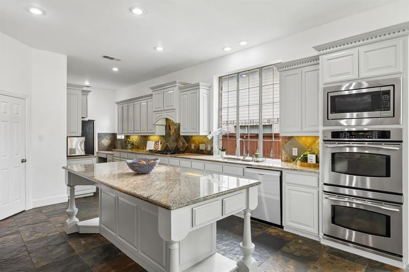 8709 Herns Meadow Lane, McKinney TX 75071 - Photo 4
