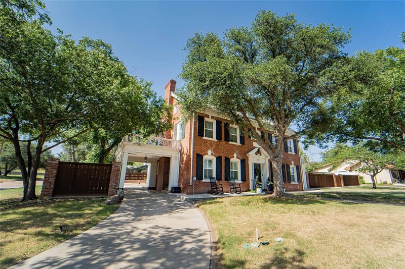 1002 E Lindsey Street, Breckenridge TX 76424 - Photo 2