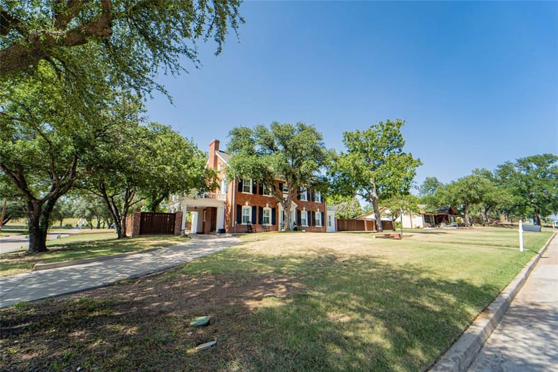 1002 E Lindsey Street, Breckenridge TX 76424 - Photo 3