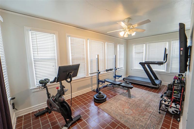 1002 E Lindsey Street, Breckenridge TX 76424 - Photo 10