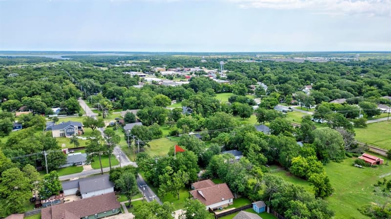 327 W Mckinney Street, Pilot Point TX 76258 - Photo 27