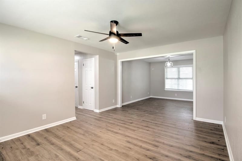 327 W Mckinney Street, Pilot Point TX 76258 - Photo 6