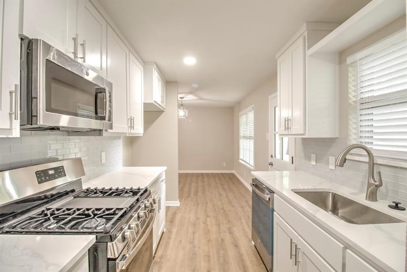 327 W Mckinney Street, Pilot Point TX 76258 - Photo 13
