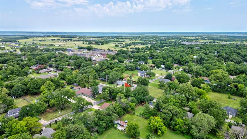 327 W Mckinney Street, Pilot Point TX 76258 - Photo 26