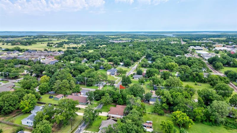 327 W Mckinney Street, Pilot Point TX 76258 - Photo 28