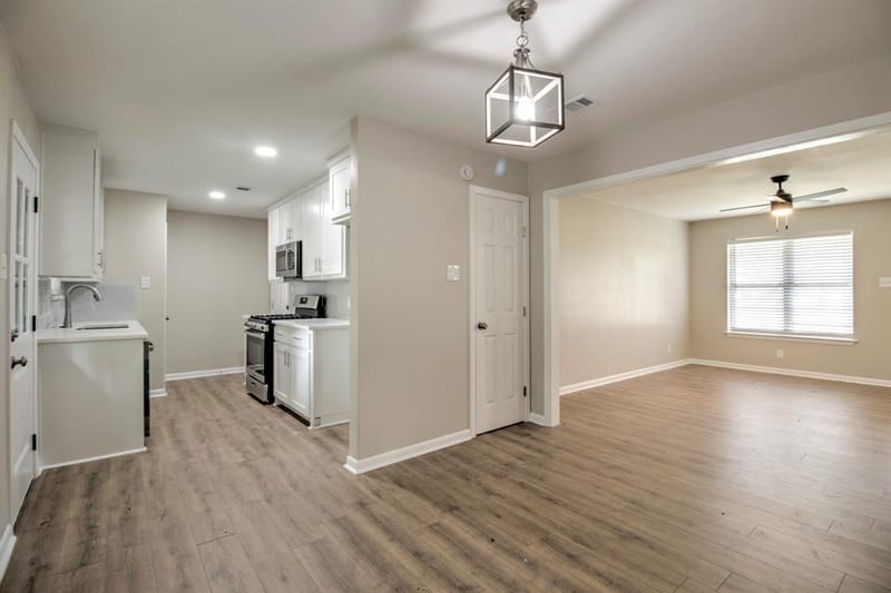 327 W Mckinney Street, Pilot Point TX 76258 - Photo 10