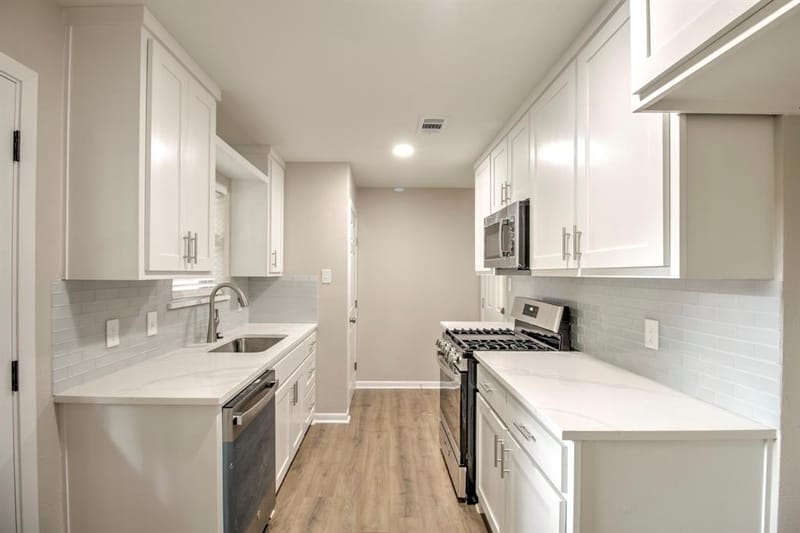 327 W Mckinney Street, Pilot Point TX 76258 - Photo 11