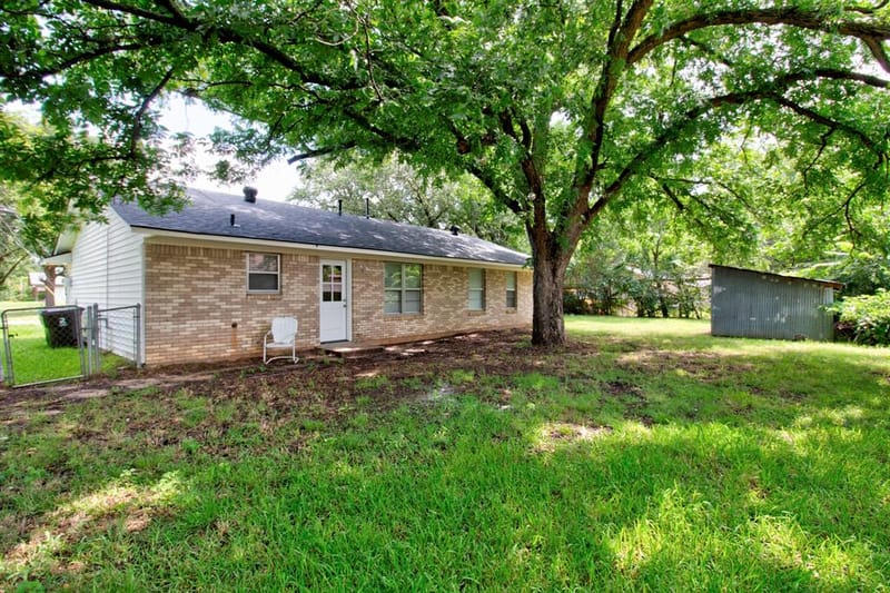 327 W Mckinney Street, Pilot Point TX 76258 - Photo 21