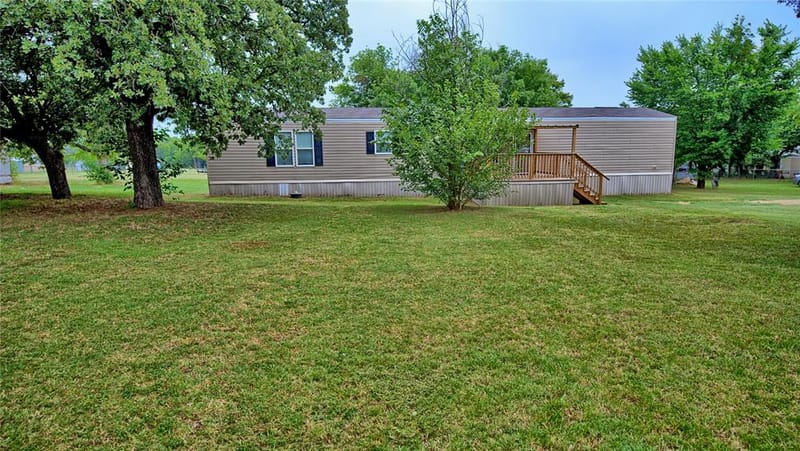 504 Fannin Street, Nocona TX 76255 - Photo 2