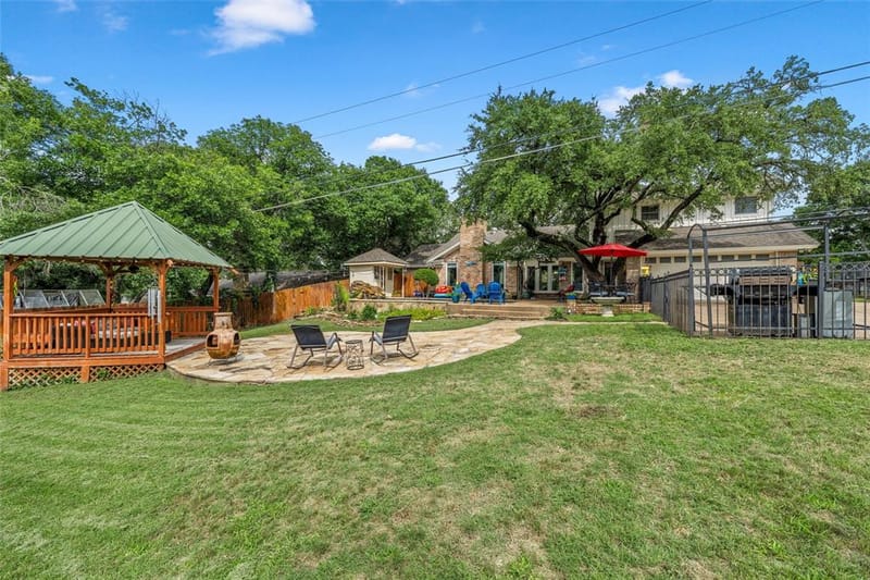 9913 Burgundy Lane, Woodway TX 76712 - Photo 28