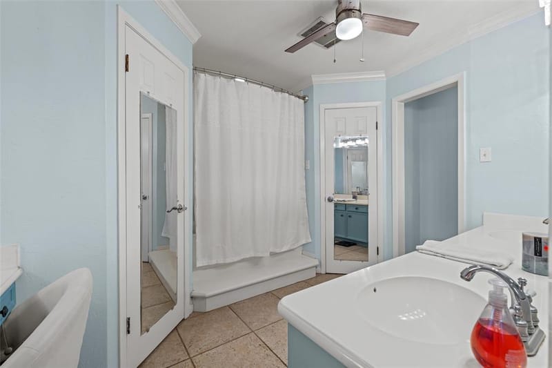 9913 Burgundy Lane, Woodway TX 76712 - Photo 21