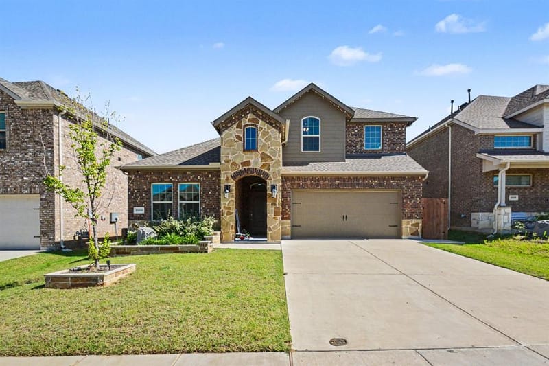 10600 Breezeway Drive, Aubrey TX 76227 - Photo 2