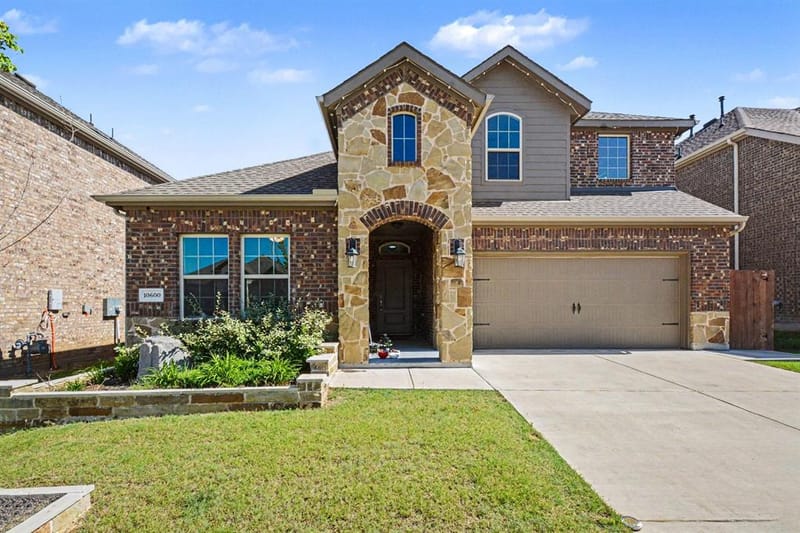 10600 Breezeway Drive, Aubrey TX 76227