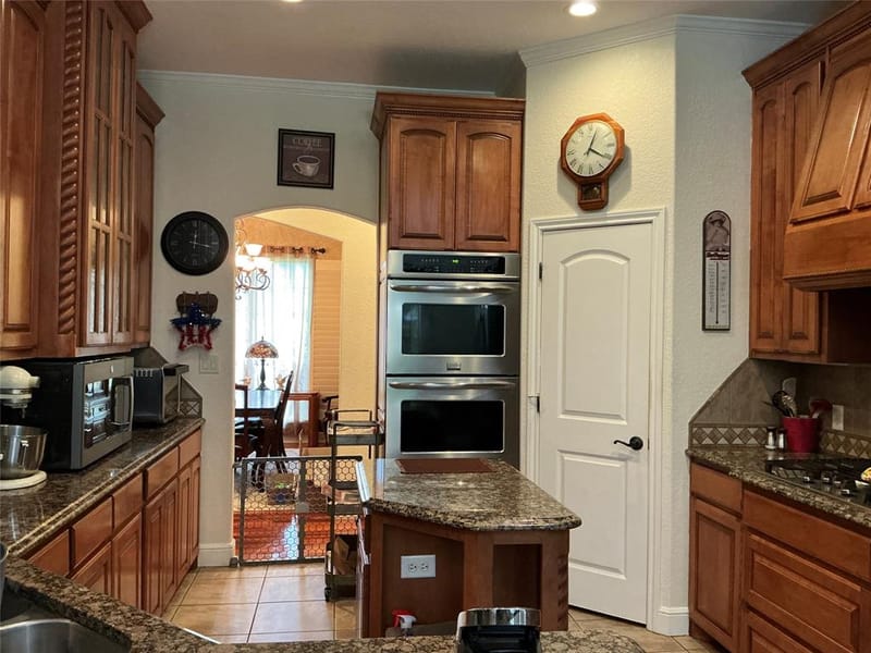 8803 Hampton South Court, Granbury TX 76049 - Photo 9