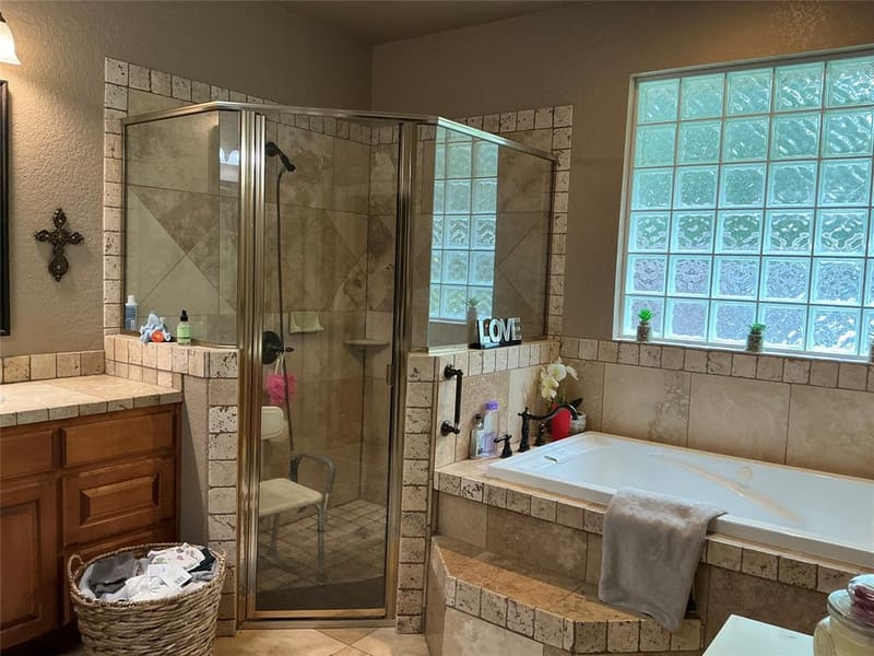 8803 Hampton South Court, Granbury TX 76049 - Photo 18