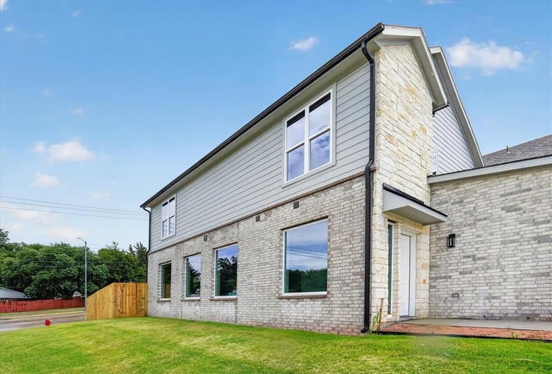 804 Premier, Grand Prairie TX 75051 - Photo 2